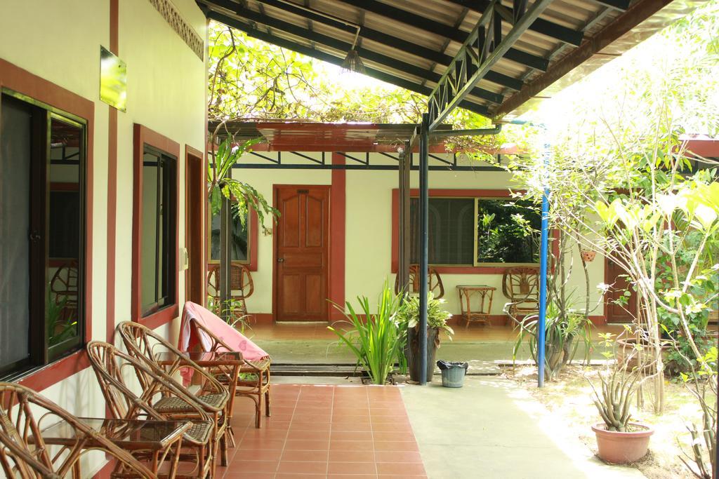 Zana Beach Guesthouse シアヌークビル エクステリア 写真